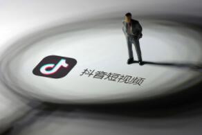 抖音教程视频教程合成2019：拍抖音视频应该配什